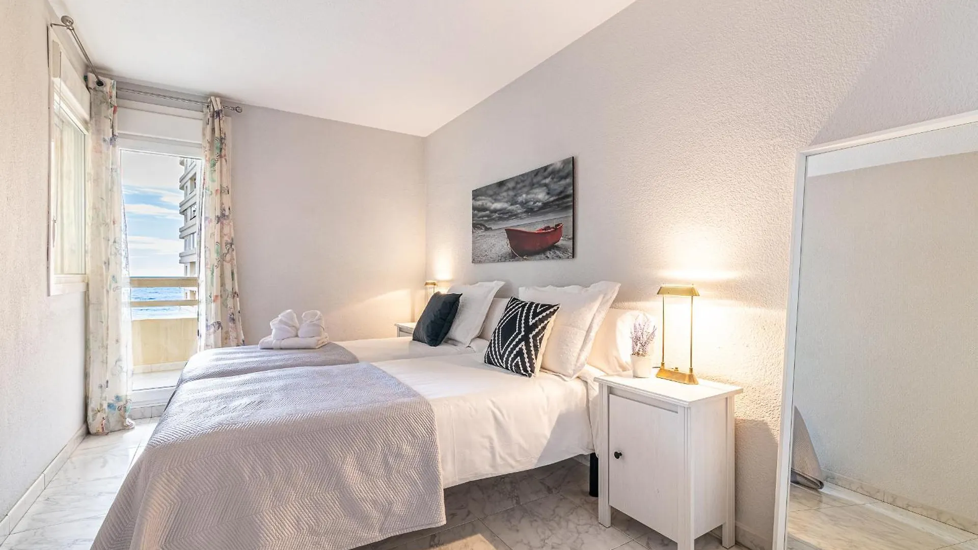 3 Hab. Primera Linea De Playa - Marbella Centro Apartment