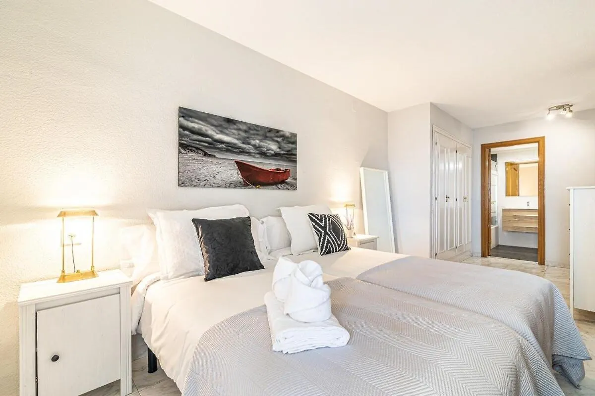 3 Hab. Primera Linea De Playa - Marbella Centro Apartment